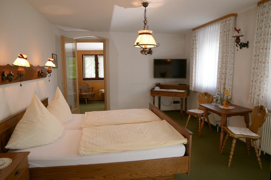 Pension & Metzgerei Friedrich Trebgast Oda fotoğraf
